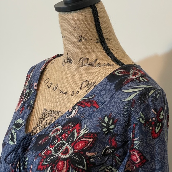 Hollister Navy Floral Blouse - Picture 2 of 3